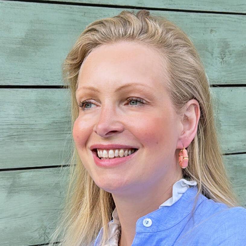 SchwesterSchwester Hochwertige Statement-Creolen In Gold Und Lachsrosa