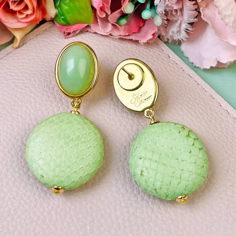 SchwesterSchwester Jadegrüne Ohrringe Mit Lindgrünem Anhänger In Schlangenhautoptik