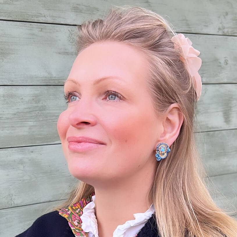 SchwesterSchwester Kleine Soutache-Ohrringe In Blautönen Und Gold