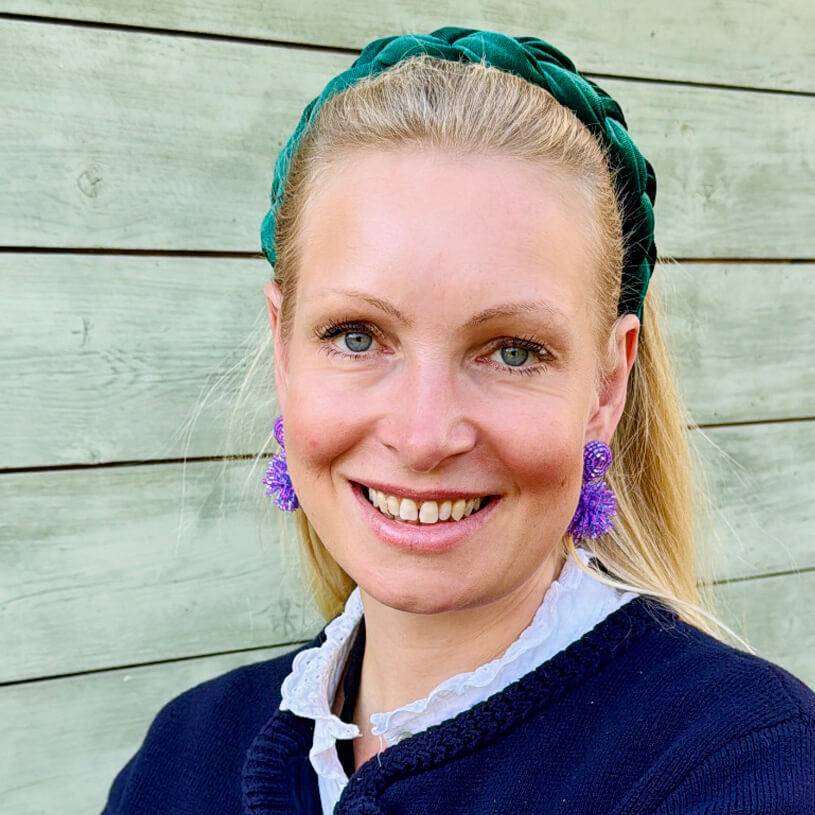 SchwesterSchwester Moderne Statementohrringe Aus Perlen In Rosa Mit Blauschimmer