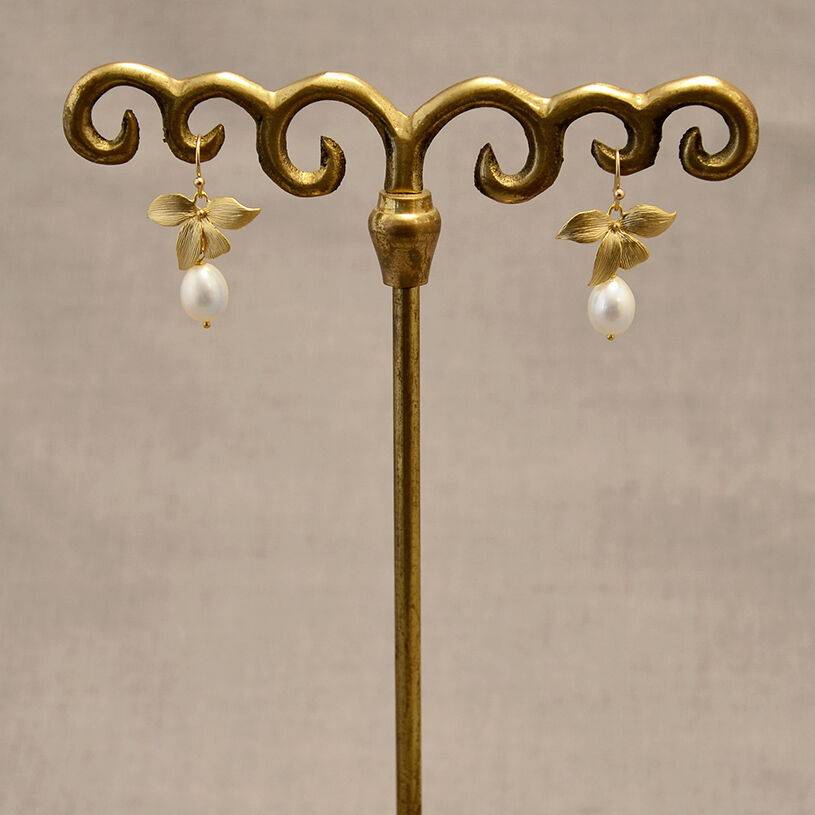 SchwesterSchwester Ohrhänger Und Vierblättrige Blüte Mit Edler Süßwasserperle Von Janne Von Der Heide