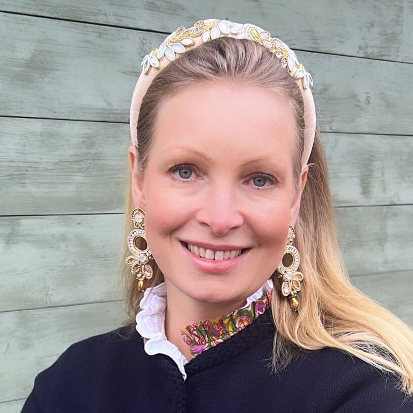 SchwesterSchwester Opulente Soutache-Ohrringe In Gold Und Champagner