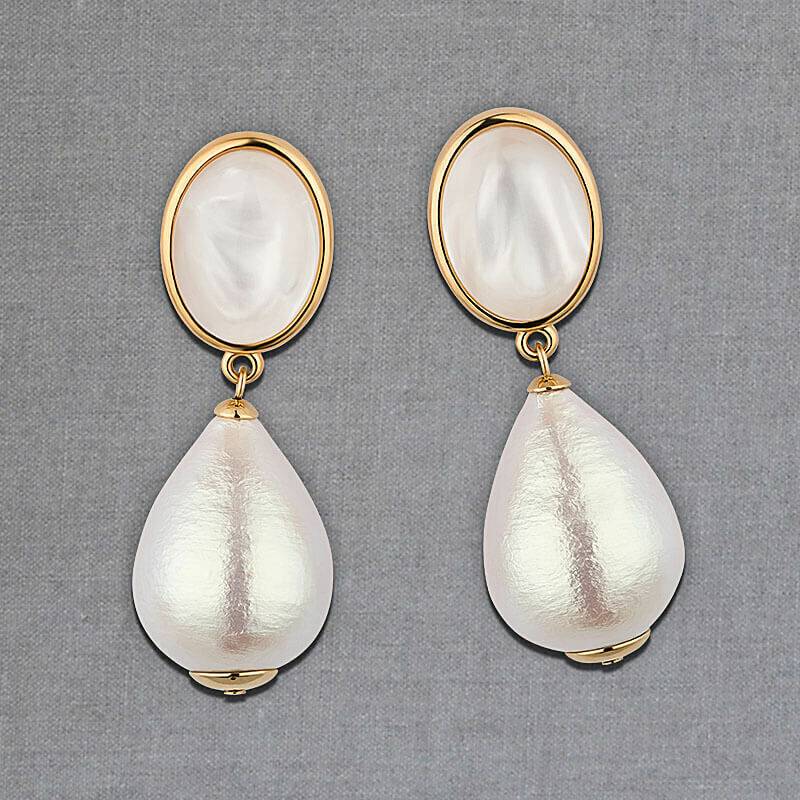 SchwesterSchwester Perlmutt Schimmernde Ohrstecker Mit Federleichten Tropfen Von AmuseToi