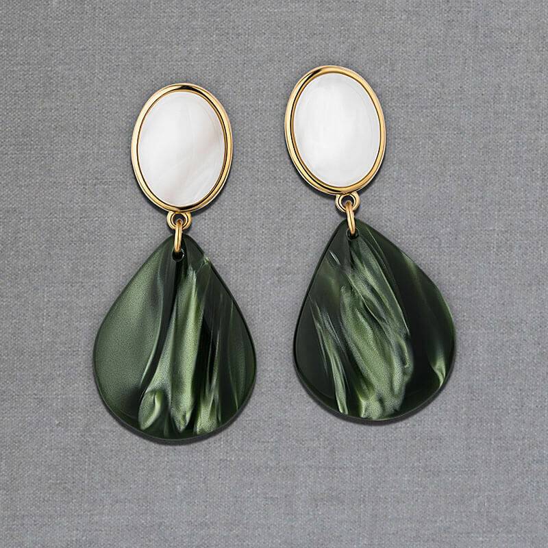 SchwesterSchwester Perlmuttfarbene Ohrstecker Mit Tropfen In Silbergrün Von AmuseToi