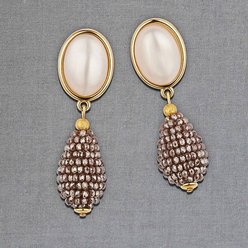 SchwesterSchwester Perlmuttfarbener Ohrstecker Mit Champagnerfarbenem Glitzer-Tropfen Von AmuseToi