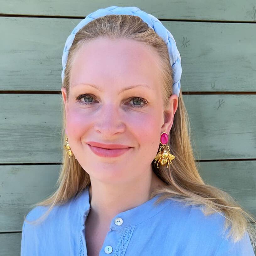 SchwesterSchwester Pinke Ohrstecker Mit Vergoldeter Hummel Von AmuseToi