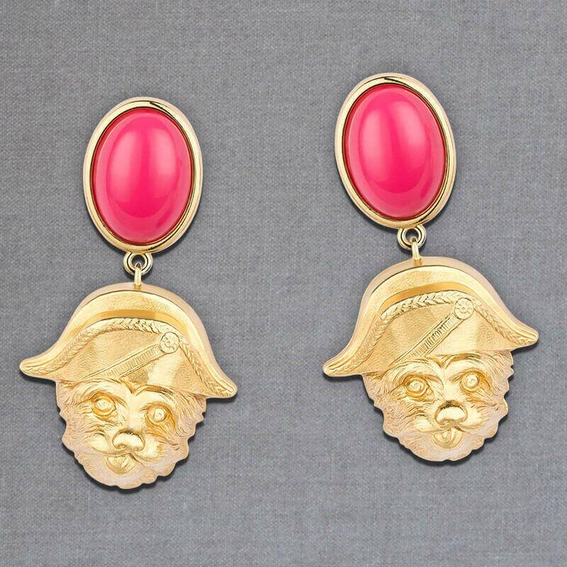 SchwesterSchwester Pinker Ohrstecker mit vergoldetem Hund von AmuseToi