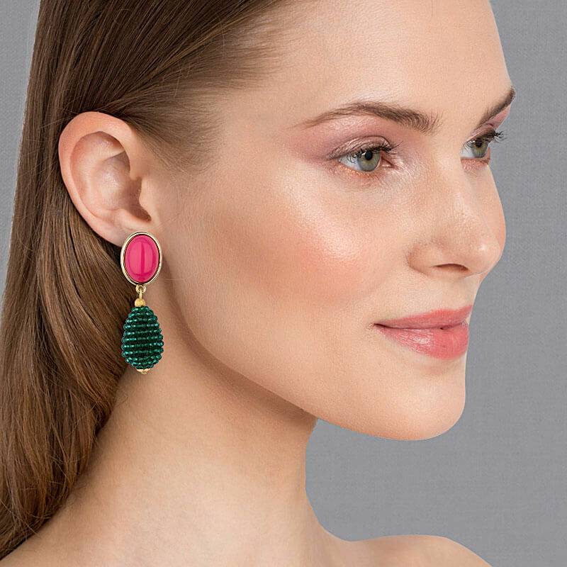 SchwesterSchwester Pinkfarbene Ohrstecker Mit Glitzerndem Dunkelgrünen Tropfen Von AmuseToi