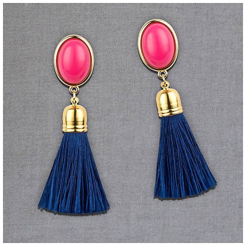 SchwesterSchwester Quasten Ohrringe als Ohrstecker in Pink mit dunkelblauer Quaste von AmuseToi