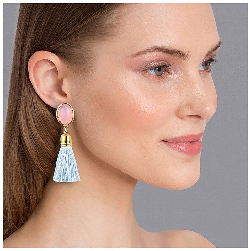 SchwesterSchwester Quasten Ohrringe Als Ohrstecker In Rosa Mit Hellblauer Quaste Von AmuseToi