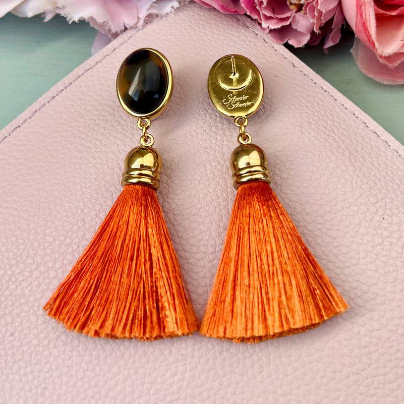 SchwesterSchwester Quasten Ohrringe Als Ohrstecker In Schildpatt Mit Quaste In Orange Von AmuseToi