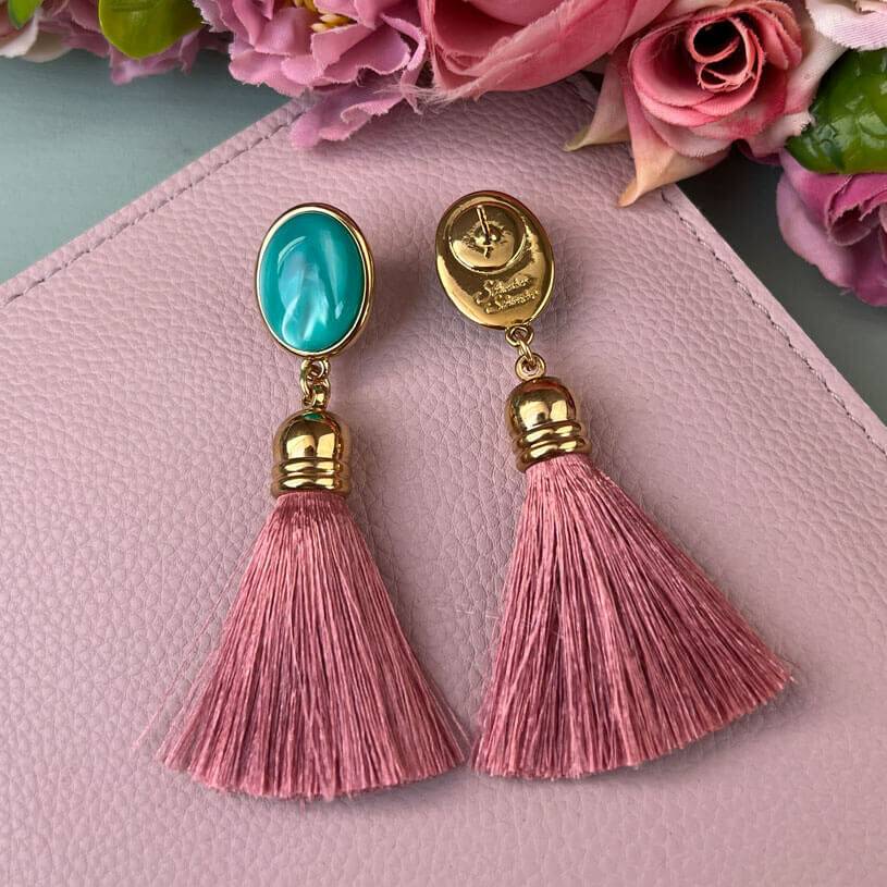 SchwesterSchwester Quasten Ohrringe Als Ohrstecker In Türkis Mit Quaste In Rosa Von AmuseToi