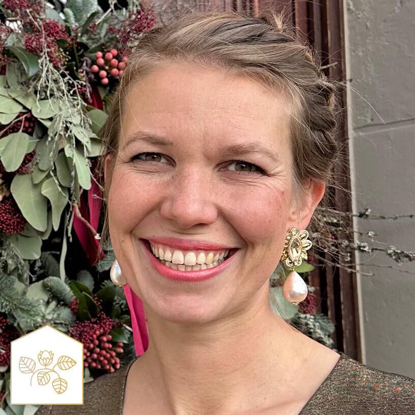 SchwesterSchwester Raffinierte Soutache-Ohrstecker In Gold Und Champagner Mit Baumwolltropfen