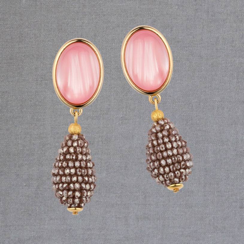 SchwesterSchwester Rosafarbene Ohrstecker Mit Glitzerndem Champagnerfarbenem Tropfen Von AmuseToi