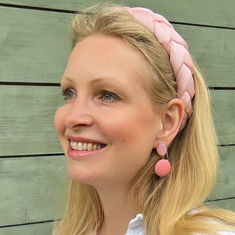 SchwesterSchwester Rosafarbene Ohrstecker Mit Pinkem Anhänger In Rochenhautoptik