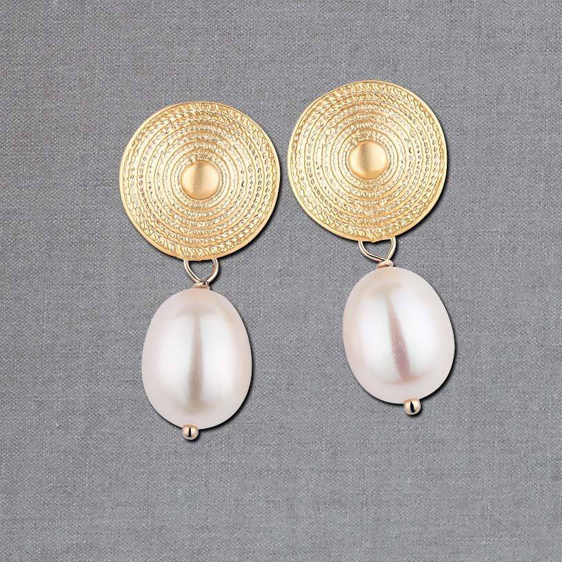 SchwesterSchwester Runde Ohrstecker – echt vergoldet – mit Süßwasserperle