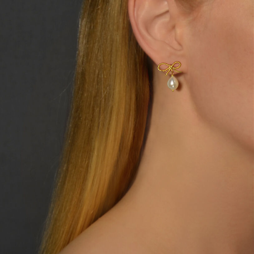 SchwesterSchwester Schleifchenstecker Mit Edler Süßwasserperle Von Janne Von Der Heide