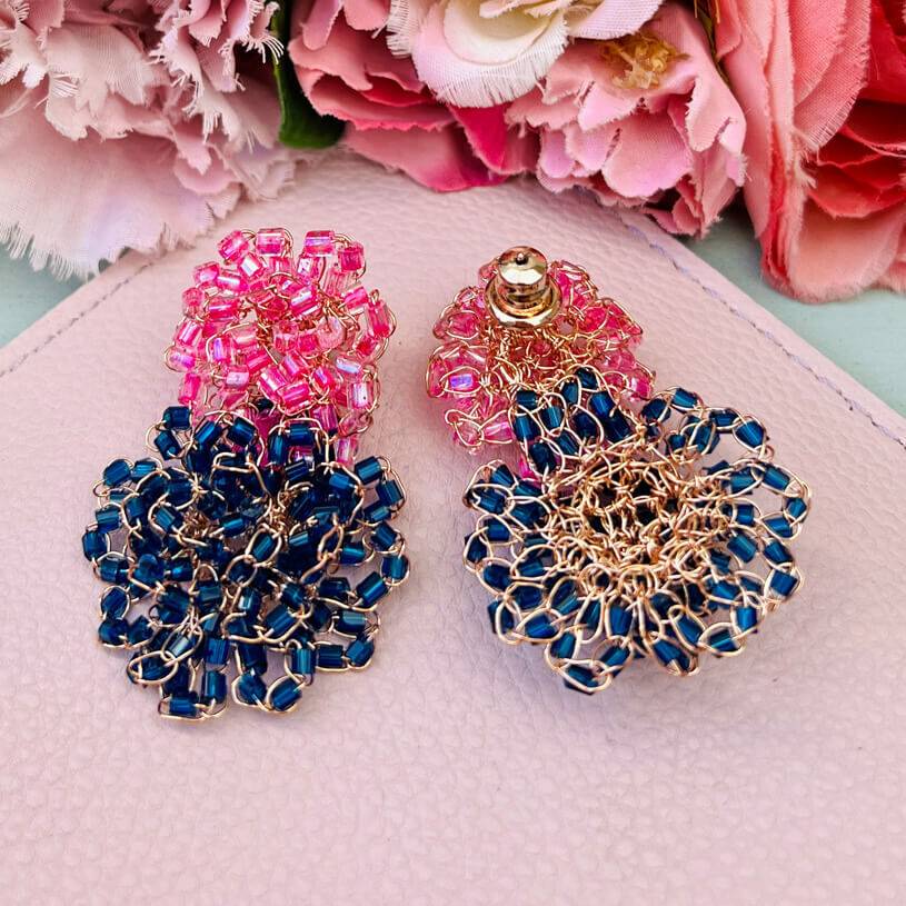 SchwesterSchwester Schöne Perlen-Ohrringe Aus Zwei Blüten In Pink Und Dunkelblau