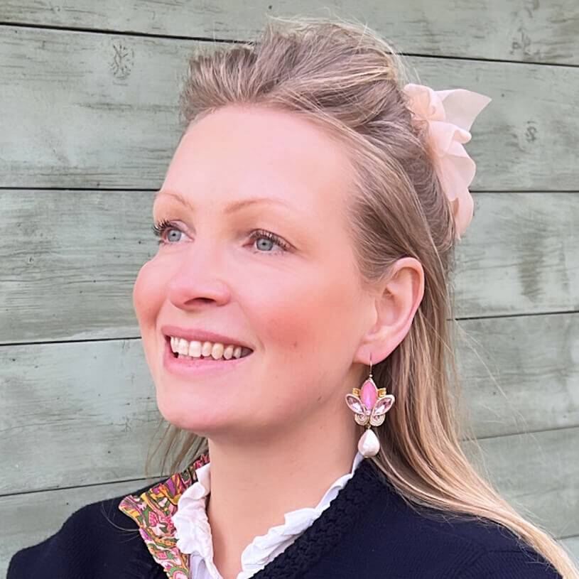 SchwesterSchwester Schöne Soutache-Ohrhänger In Rosa Und Zartem Gold Mit Baumwolltropfen