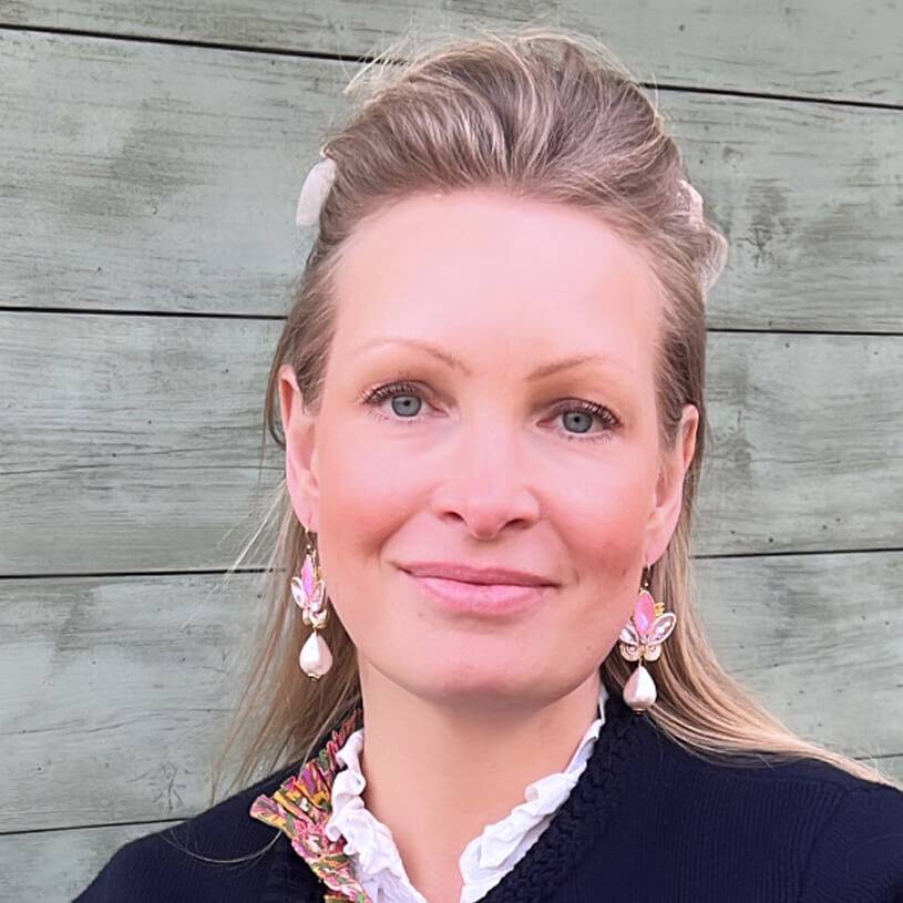 SchwesterSchwester Schöne Soutache-Ohrhänger In Rosa Und Zartem Gold Mit Baumwolltropfen