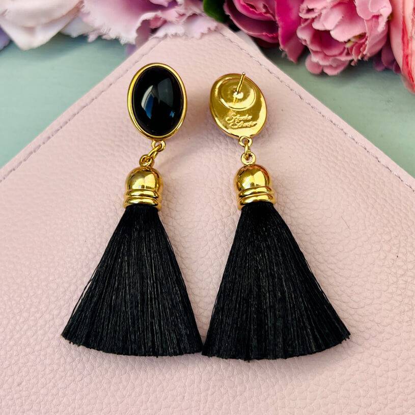 SchwesterSchwester Schwarze Ohrringe Als Ohrstecker In Schwarz Mit Schwarzer Quaste Von AmuseToi