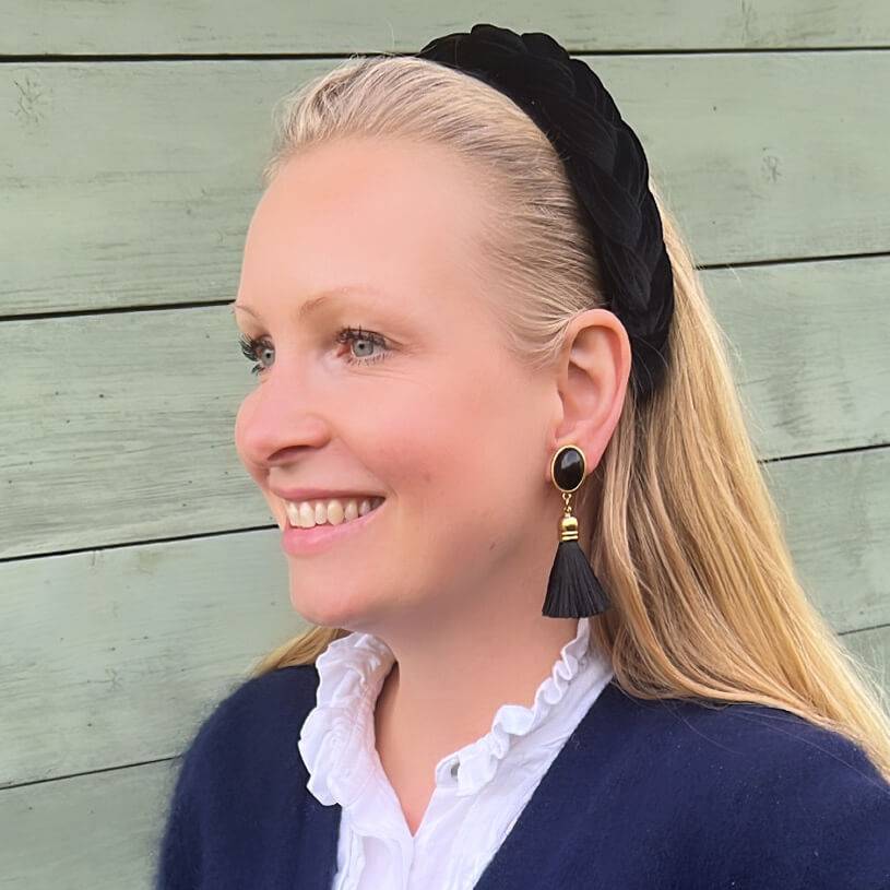 SchwesterSchwester Schwarze Ohrringe Als Ohrstecker In Schwarz Mit Schwarzer Quaste Von AmuseToi