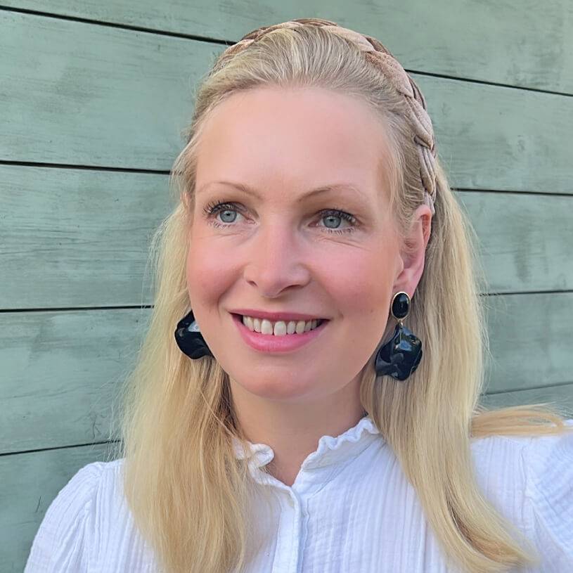 SchwesterSchwester Schwarze Ohrringe Mit Blütenblättern