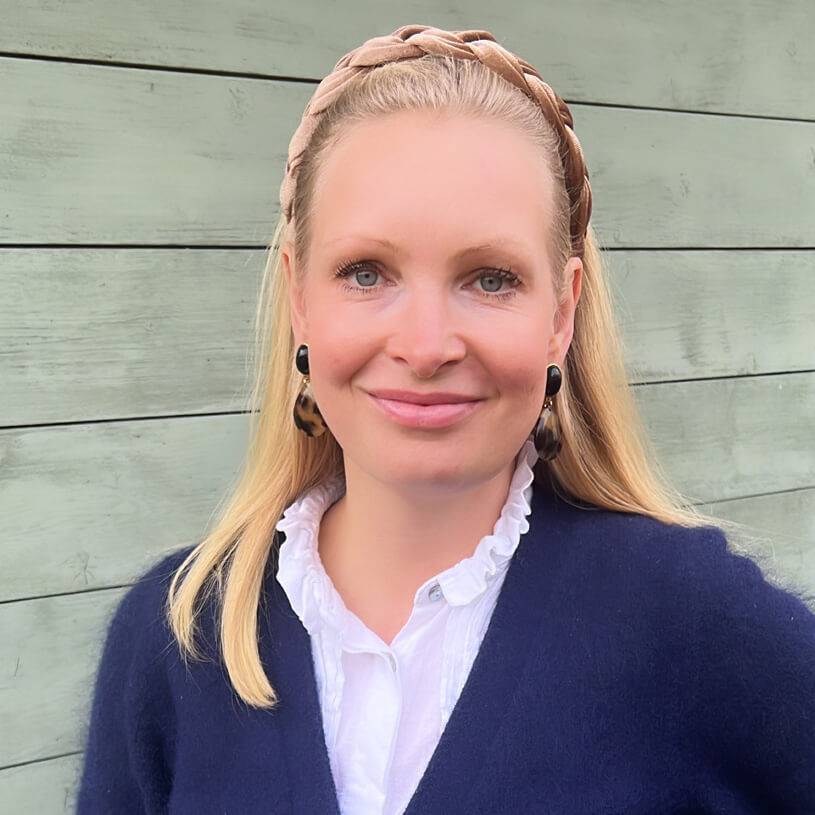 SchwesterSchwester Schwarze Ohrstecker Mit Tropfen In Schildpatt-Optik Von AmuseToi