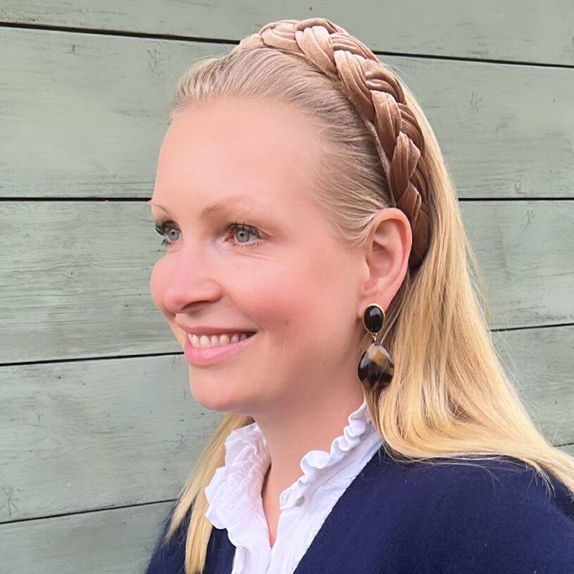 SchwesterSchwester Schwarze Ohrstecker Mit Tropfen In Schildpatt-Optik Von AmuseToi