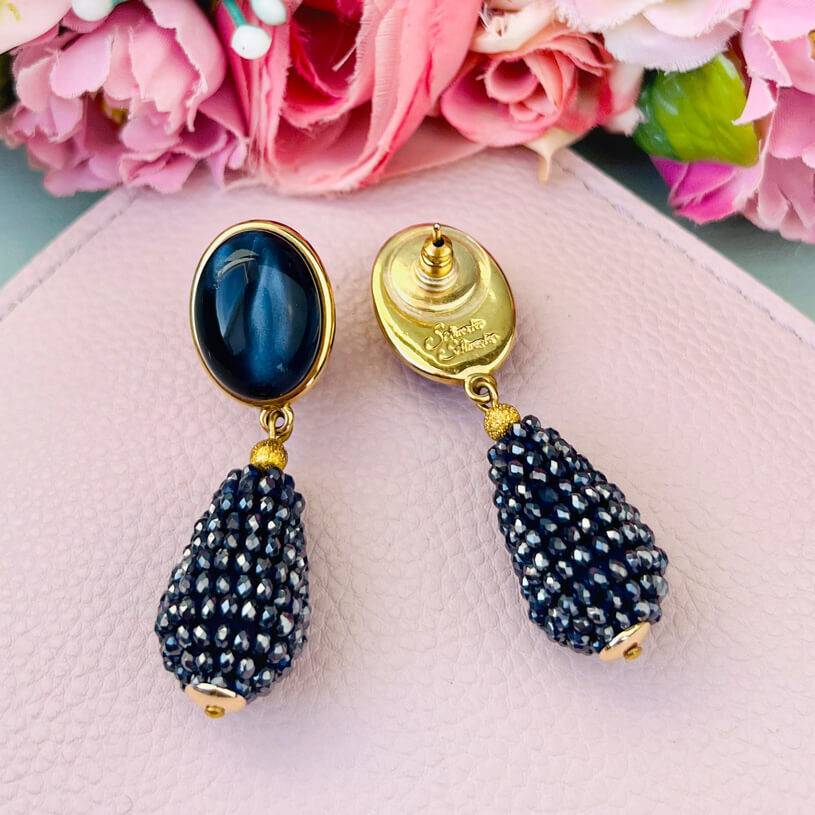 SchwesterSchwester Set Aus Funkelnden Tropfen-Ohrringen Und Samt-Haarreif In Dunkelblau