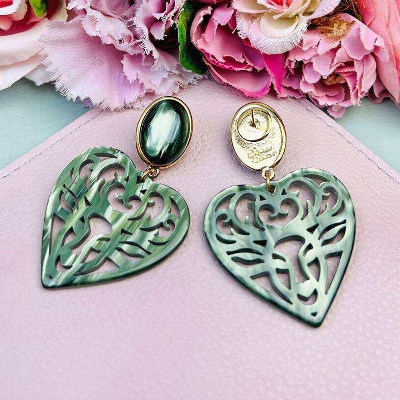SchwesterSchwester Silbergrüne Hirsch-Ohrringe Mit Herz-Ornament In Silbergrün Von AmuseToi