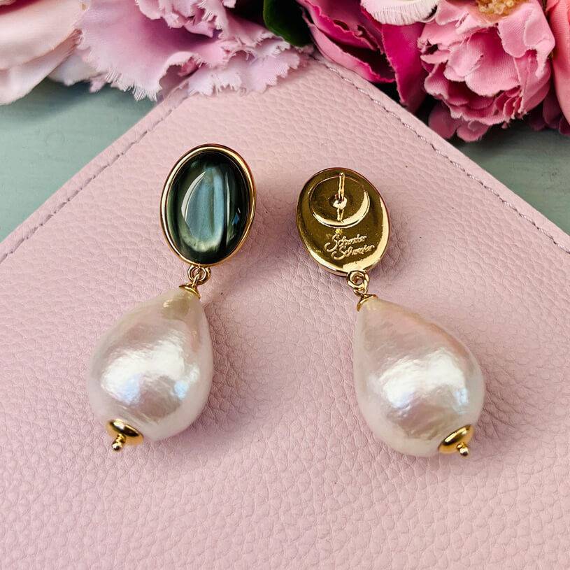 SchwesterSchwester Silbergrüne Ohrstecker Mit Federleichten Baumwolltropfen