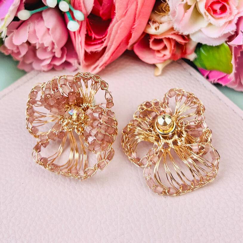 SchwesterSchwester Statement-Ohrringe In Blütenform Mit Perlen In Beige