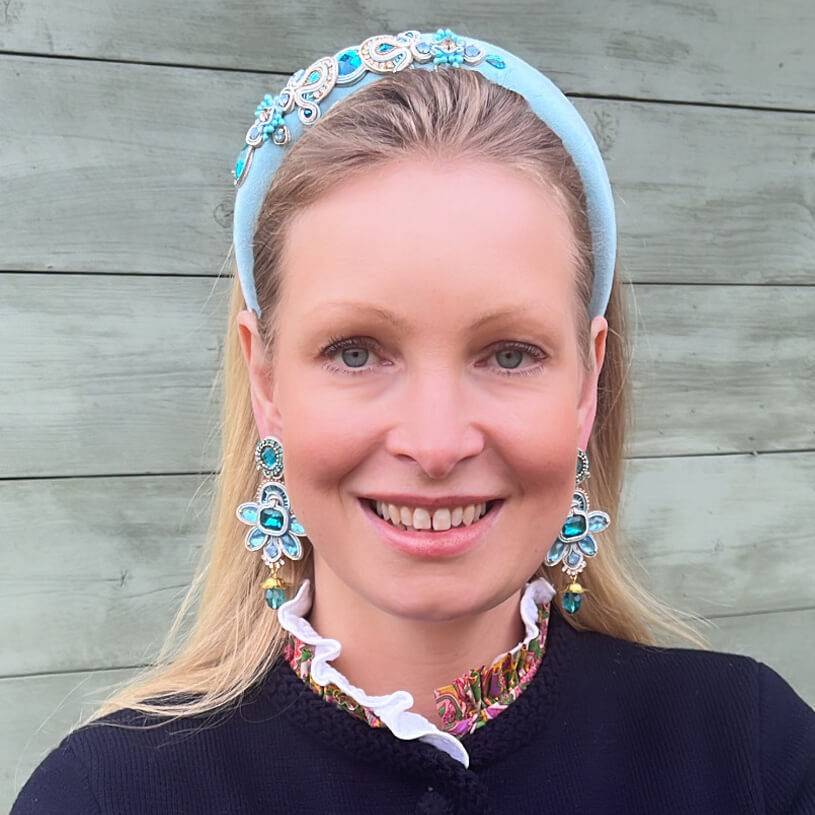 SchwesterSchwester Stilvolle Soutache-Ohrringe In Zarten Hellblautönen Mit Gold