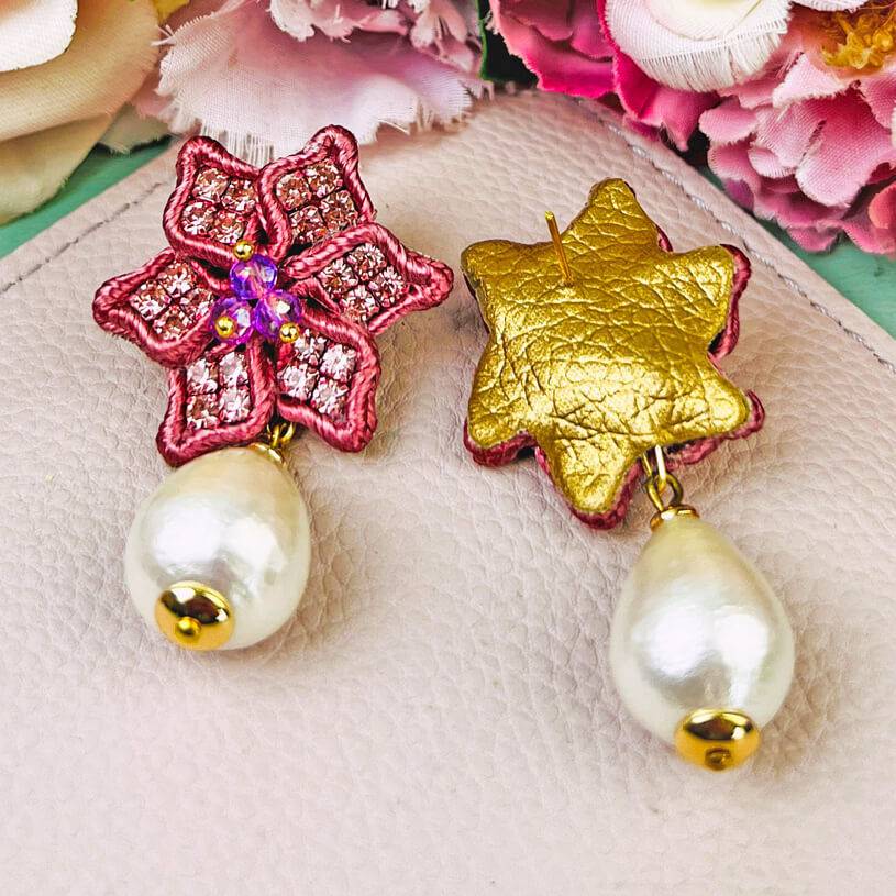 SchwesterSchwester Süße Blumen-Soutache-Ohrringe In Puderrosa Mit Kleinen Baumwolltropfen