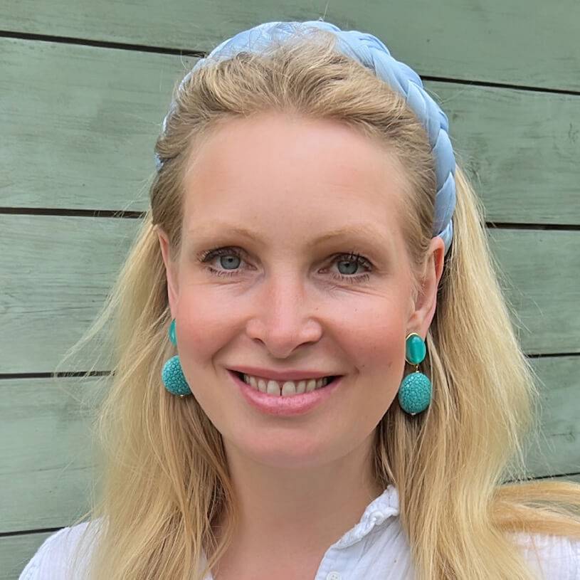 SchwesterSchwester Türkisfarbene Ohrstecker Mit Anhänger In Rochenhautoptik