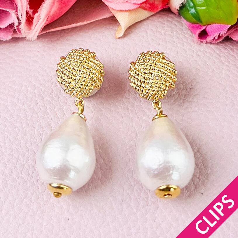 SchwesterSchwester Vergoldete Knoten-Ohrclips mit leichtem Baumwolltropfen