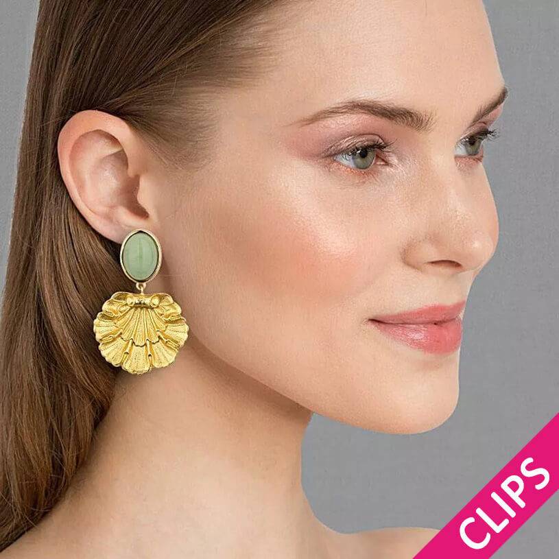SchwesterSchwester Vergoldete Ohrclips In Jadegrün Mit Goldenem Muschelornament Von AmuseToi