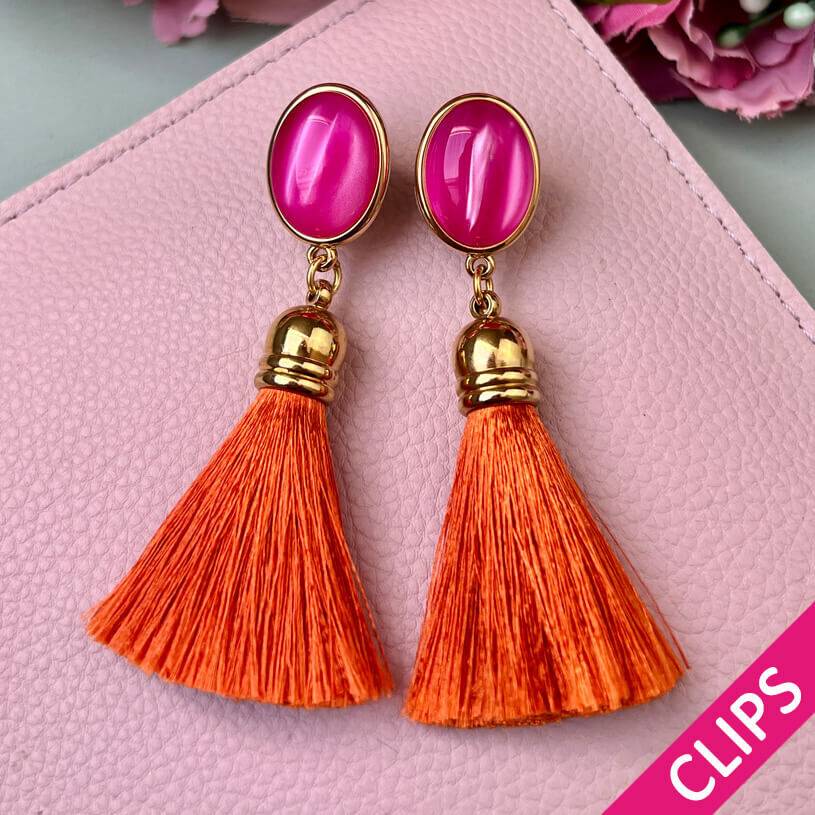 SchwesterSchwester Vergoldete Ohrclips In Pink Mit Quaste In Rostorange Von AmuseToi