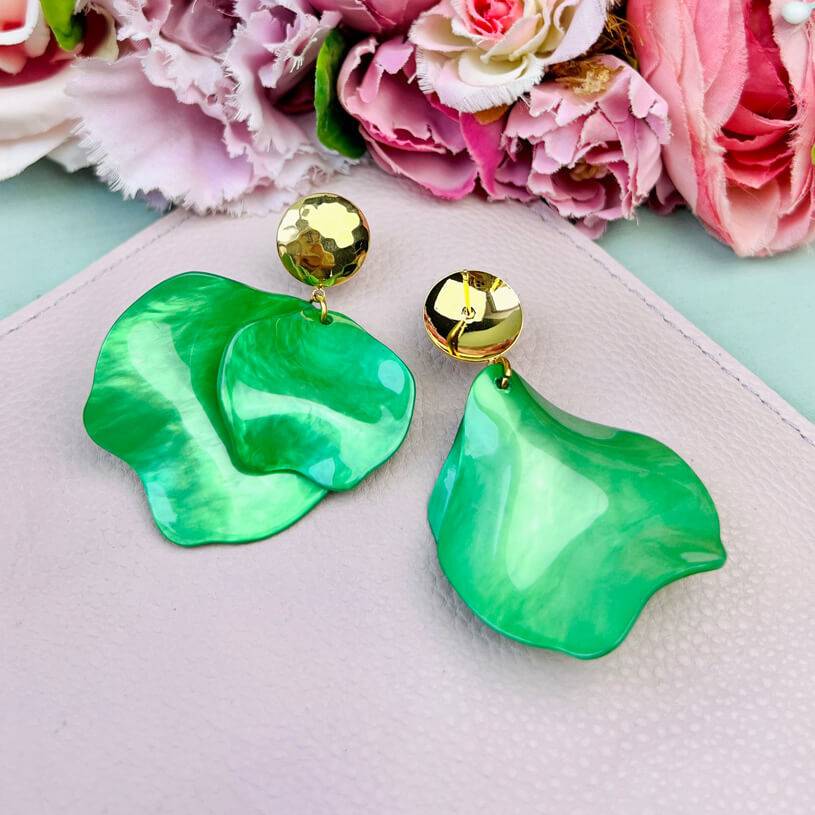 SchwesterSchwester Vergoldete Ohrringe Mit Grünen Blütenblättern