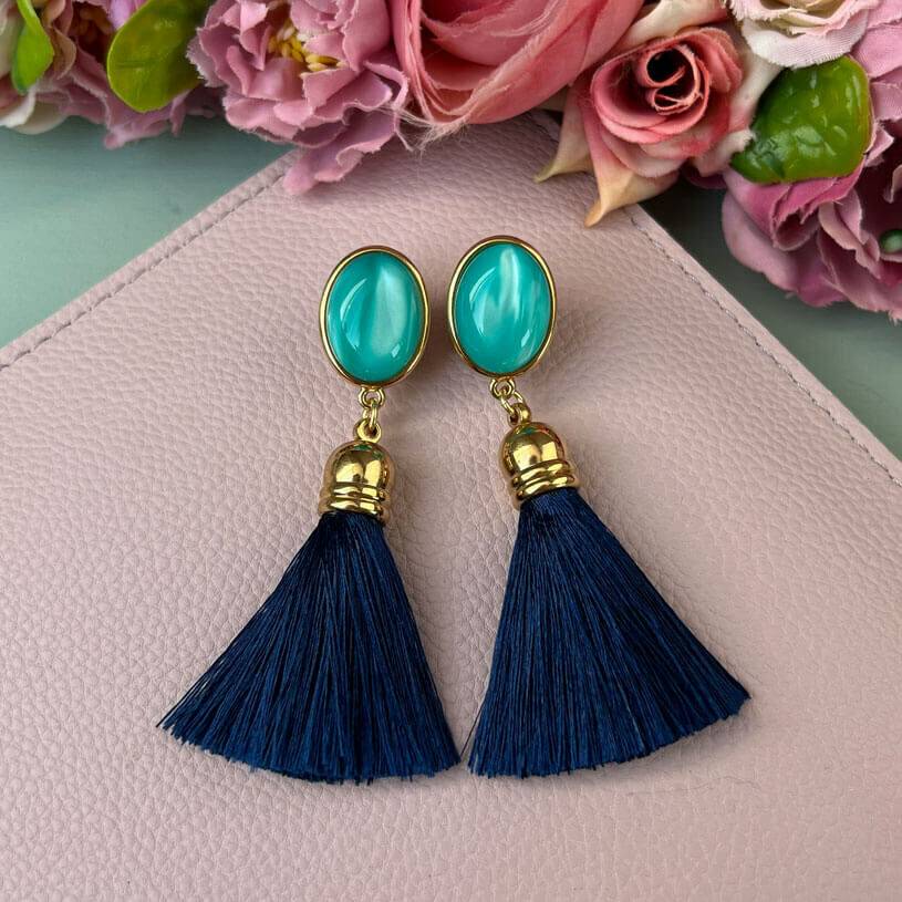 SchwesterSchwester Vergoldete Ohrstecker In Türkis Mit Quaste In Marineblau Von AmuseToi