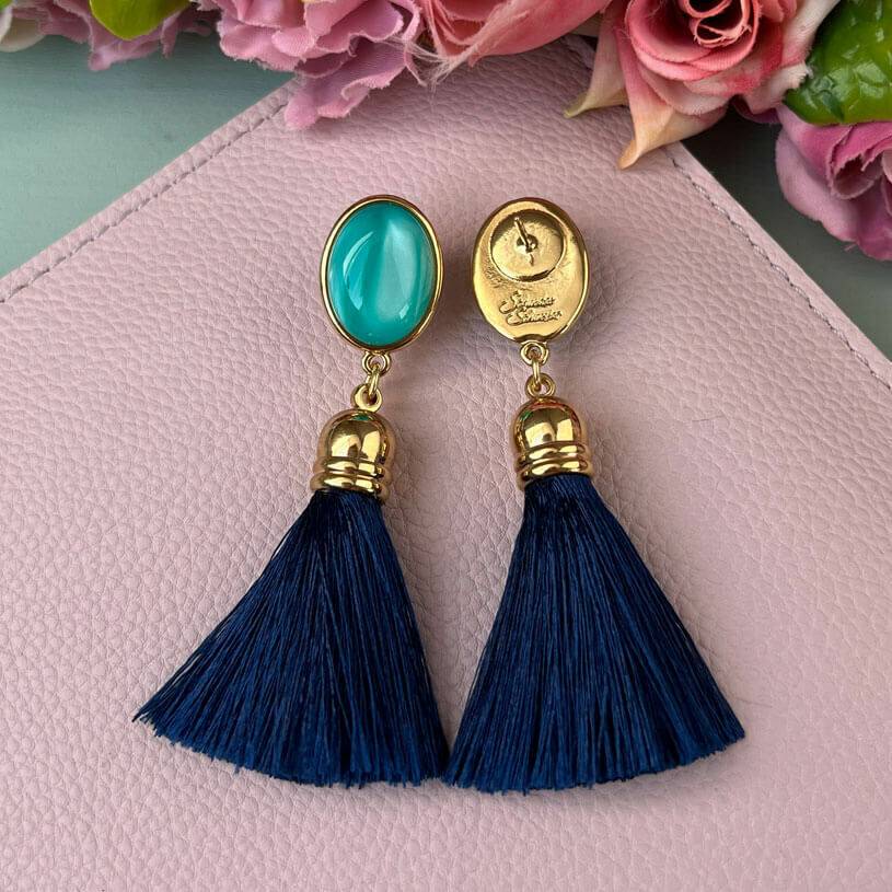 SchwesterSchwester Vergoldete Ohrstecker In Türkis Mit Quaste In Marineblau Von AmuseToi