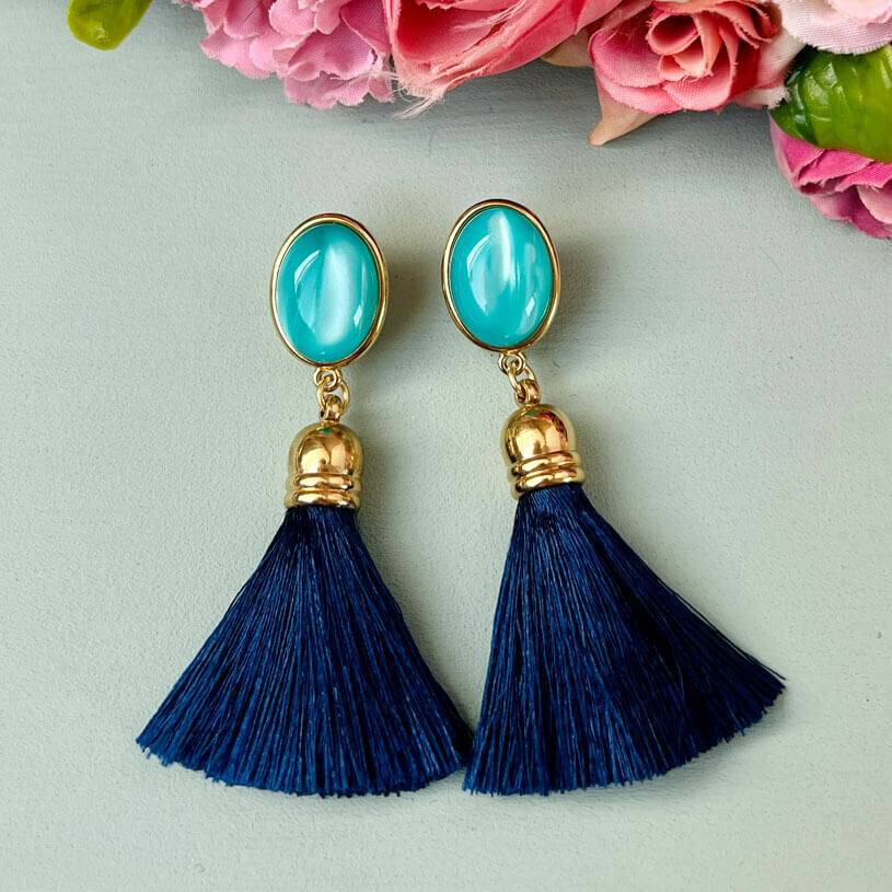 SchwesterSchwester Vergoldete Ohrstecker in Türkis mit Quaste in Marineblau von AmuseToi