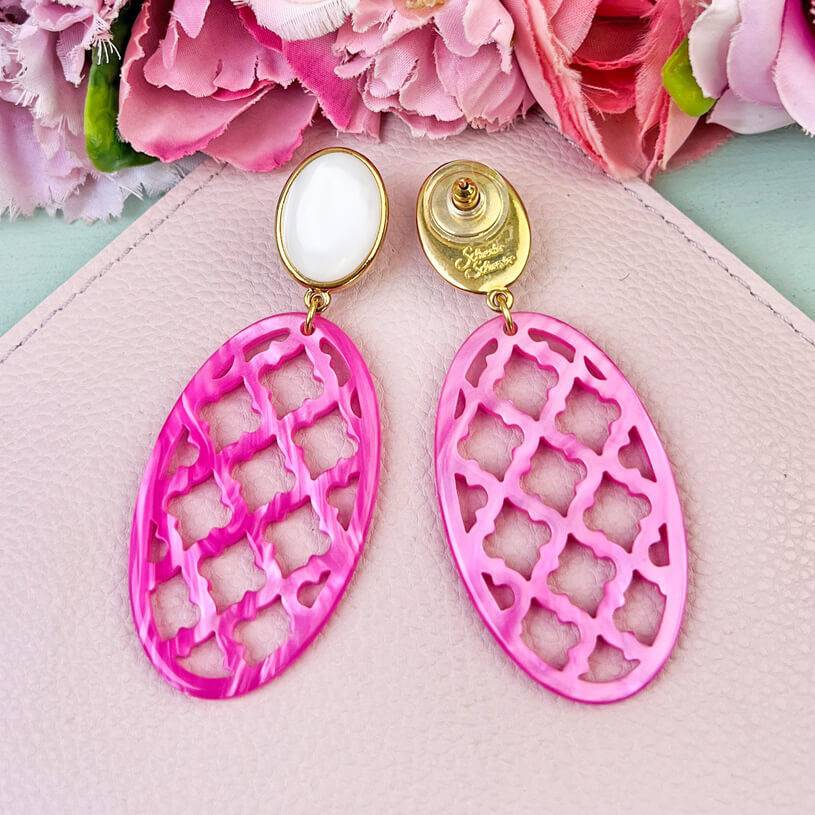 SchwesterSchwester Vergoldete Ohrstecker In Wunderschönem Perlmutt Mit Oval In Pink Im Marrakesch-Stil