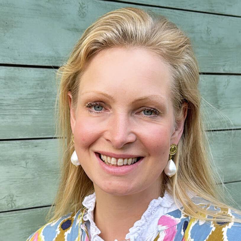 SchwesterSchwester Vergoldete Ohrstecker Mit Feiner Münzprägung Und Baumwolltropfen In Perlmuttoptik