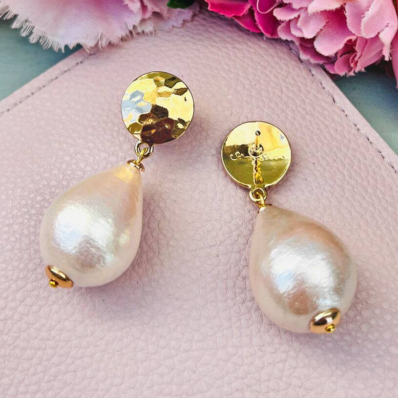 SchwesterSchwester Vergoldete Runde Ohrstecker Mit Champagnerfarbenem Baumwolltropfen