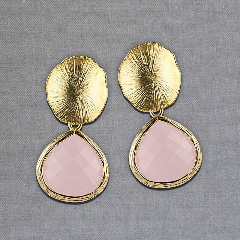 SchwesterSchwester Vergoldetes Lotusblatt als Ohrstecker mit funkelndem Tropfen in Zartrosa