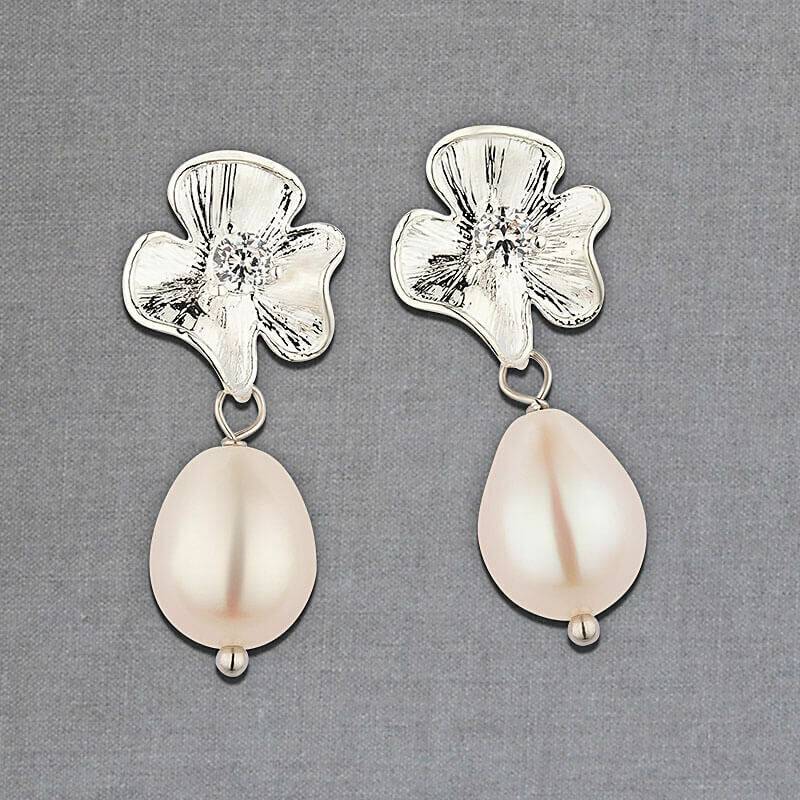 SchwesterSchwester Versilberte Blumenstecker mit Kristall und edler Süßwasserperle