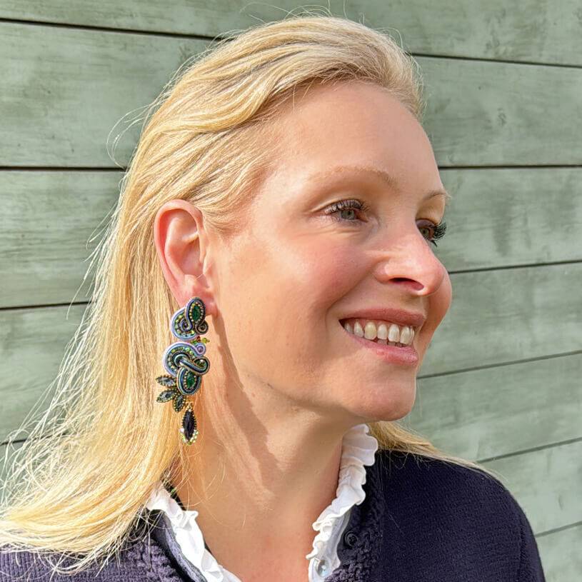 SchwesterSchwester Vorbestellbar - Raffinierte Soutache-Ohrstecker In Blautönen