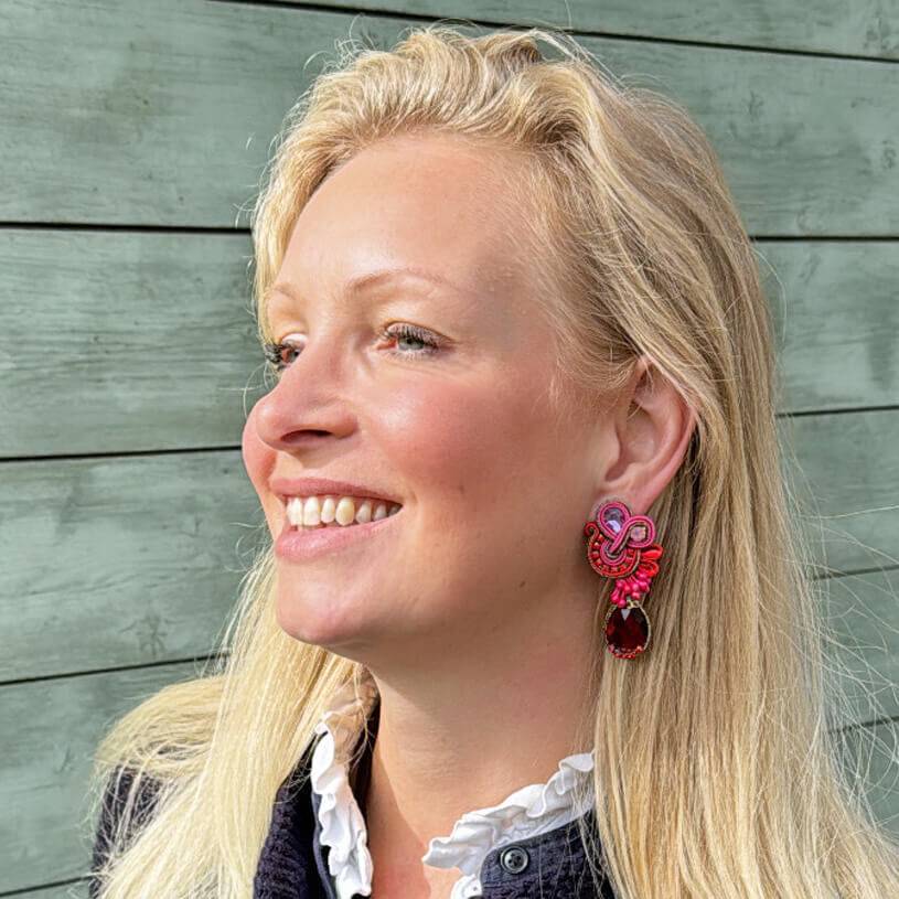 SchwesterSchwester Vorbestellbar - Stylische Soutache-Ohrringe In Pink Und Rot